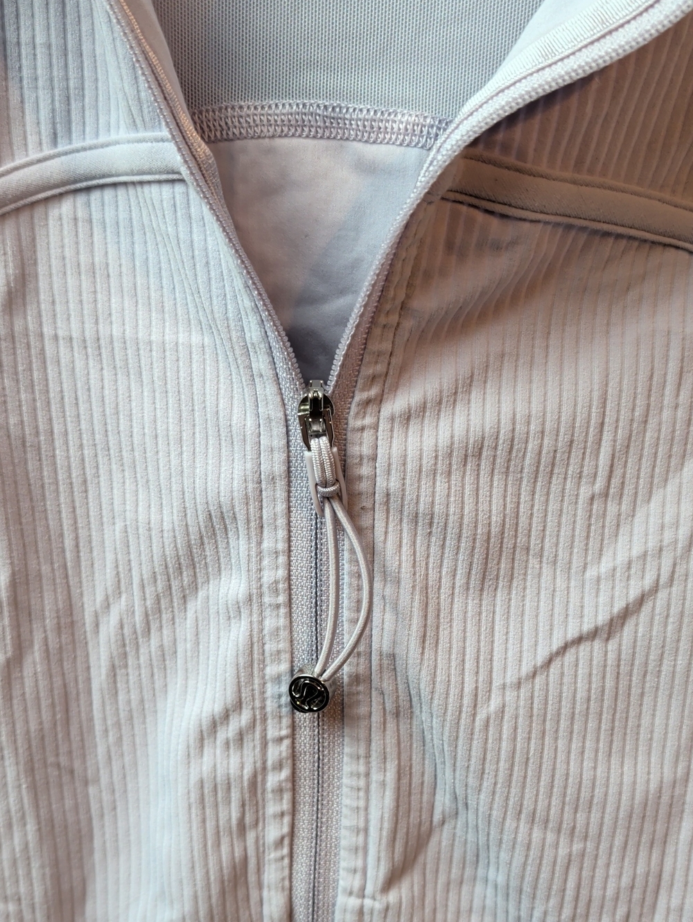 Lululemon Define jacket in lavender ribbed texture Medium Like New - Picture 3 of 9